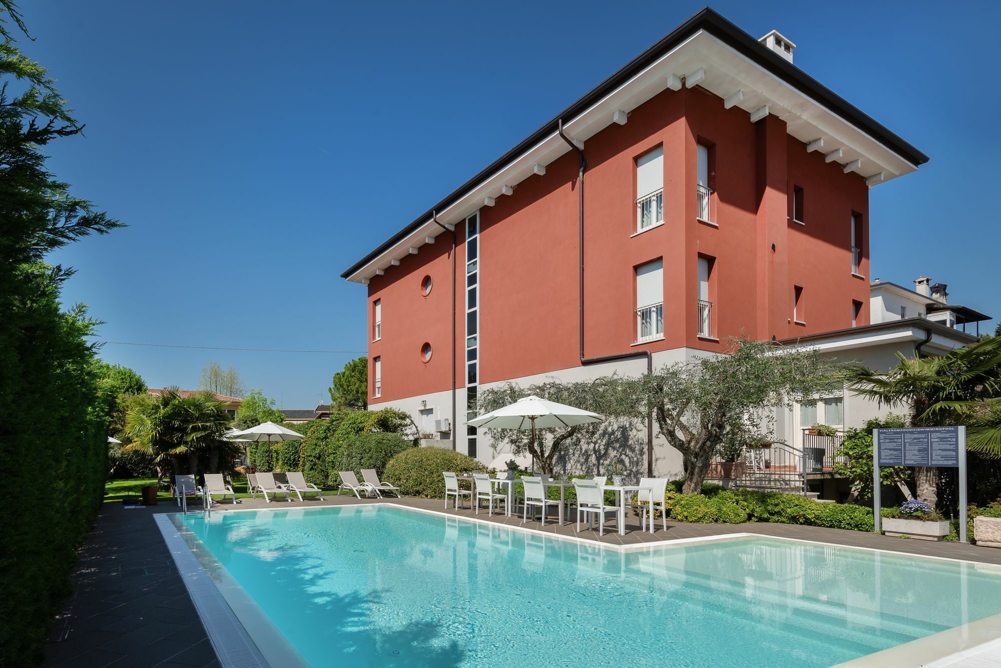 Vialeromadodici Rooms & Apartments Lazise Exterior foto